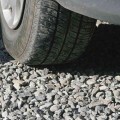Truma Mover XT – rolka napędu manewrowego przy kole przyczepy